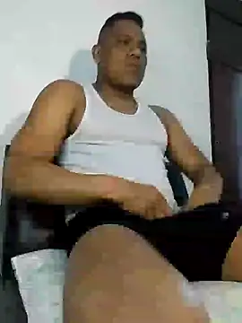 Snapshot of latinblack01 chatting on 12.12.24 latinblack01 online show from 12.12.24