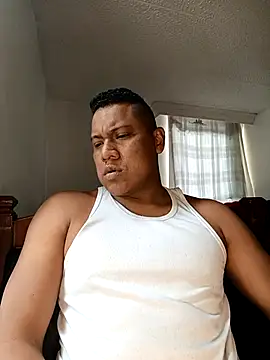 Snapshot of latinblack01 chatting on 10.01.25 latinblack01 online show from 10.01.25