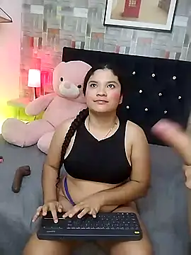 Snapshot of aaron_antonella_mds chatting on 02.05.25 aaron antonella mds online show from 02.05.25