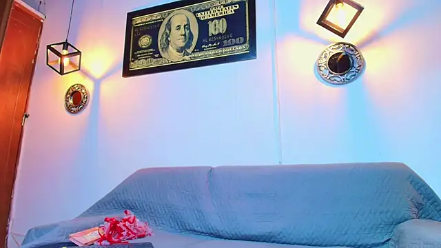 Snapshot of aaron_antonella_mds chatting on 11.05.25 aaron antonella mds online show from 11.05.25