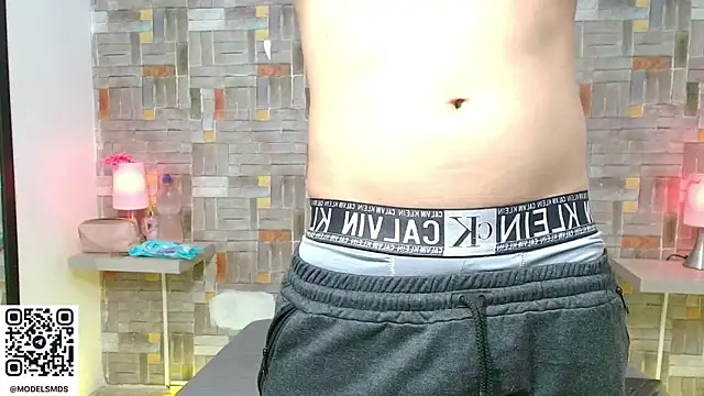 Snapshot of aaron_antonella_mds chatting on 11.15.25 aaron antonella mds online show from 11.15.25