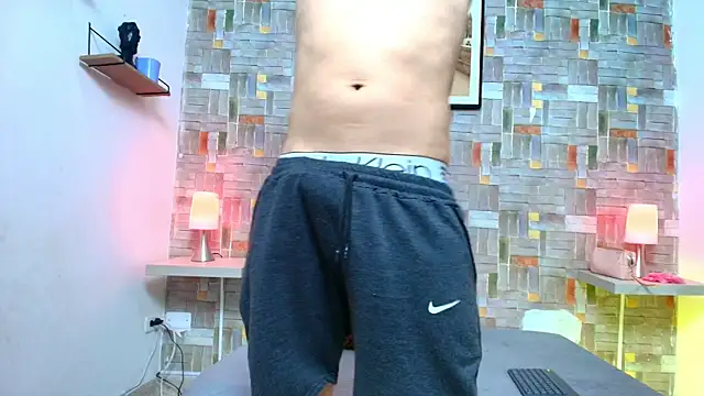 Snapshot of aaron_antonella_mds chatting on 11.22.25 aaron antonella mds online show from 11.22.25