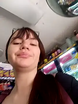 Snapshot of angel_natural chatting on 10.27.25 angel natural online show from 10.27.25