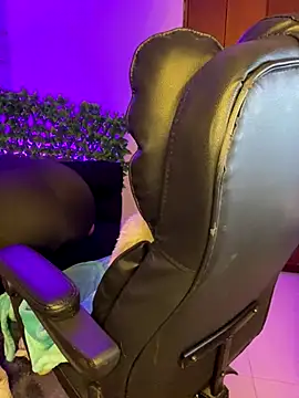 Snapshot of angel_natural chatting on 11.05.25 angel natural online show from 11.05.25