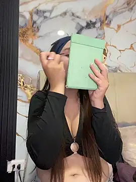 Snapshot of angel_natural chatting on 11.10.25 angel natural online show from 11.10.25