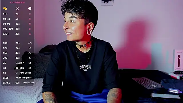 Snapshot of ZuryRamirez_ chatting on 01.04.25 ZuryRamirez  online show from 01.04.25