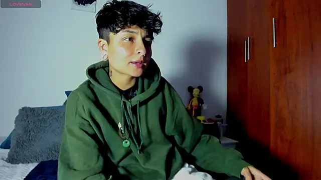 Snapshot of ZuryRamirez_ chatting on 01.06.25 ZuryRamirez  online show from 01.06.25