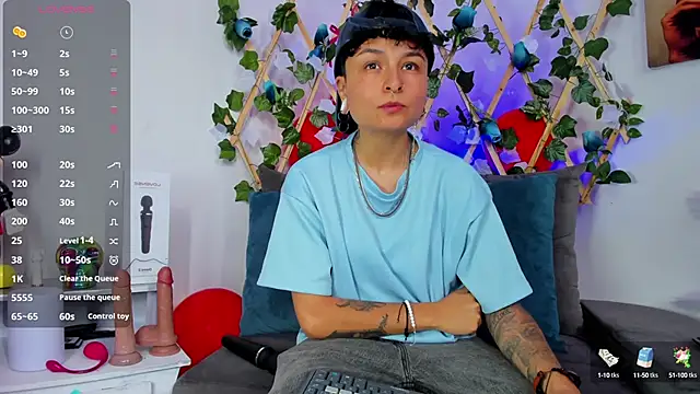 Snapshot of ZuryRamirez_ chatting on 02.15.25 ZuryRamirez  online show from 02.15.25