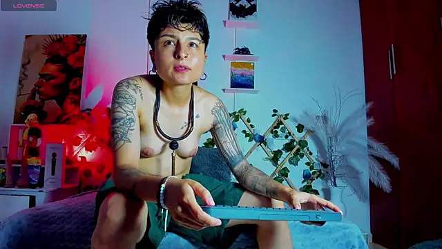 Snapshot of ZuryRamirez_ chatting on 02.23.25 ZuryRamirez  online show from 02.23.25