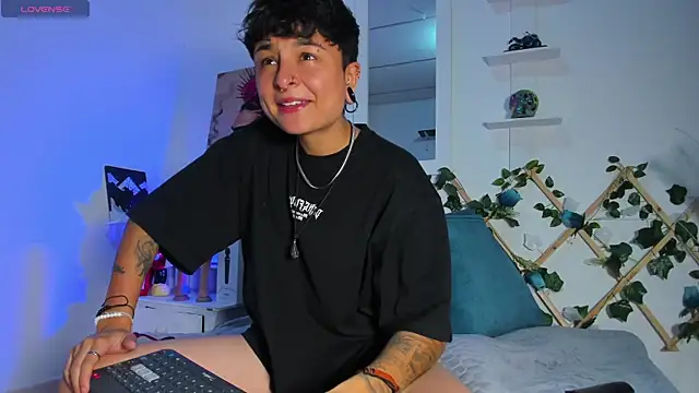 Snapshot of ZuryRamirez_ chatting on 02.26.25 ZuryRamirez  online show from 02.26.25