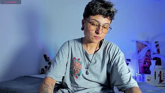 Snapshot of ZuryRamirez_ chatting on 03.10.25 ZuryRamirez  online show from 03.10.25