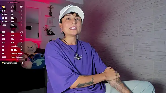 Snapshot of ZuryRamirez_ chatting on 09.29.25 ZuryRamirez  online show from 09.29.25