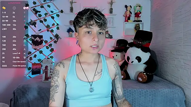 Snapshot of ZuryRamirez_ chatting on 10.10.25 ZuryRamirez  online show from 10.10.25