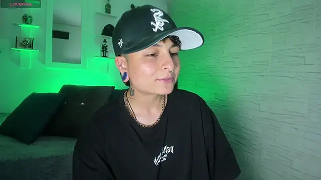 Snapshot of ZuryRamirez_ chatting on 10.11.25 ZuryRamirez  online show from 10.11.25