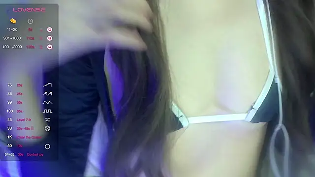 Snapshot of yaya_fun chatting on 12.03.24 yaya fun online show from 12.03.24