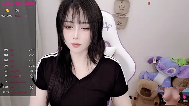 Snapshot of Vaness-a chatting on 01.30.25 Vaness-a online show from 01.30.25