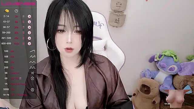 Snapshot of Vaness-a chatting on 03.09.25 Vaness-a online show from 03.09.25