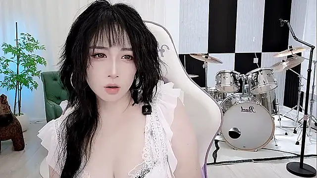 Snapshot of Vaness-a chatting on 09.10.25 Vaness-a online show from 09.10.25