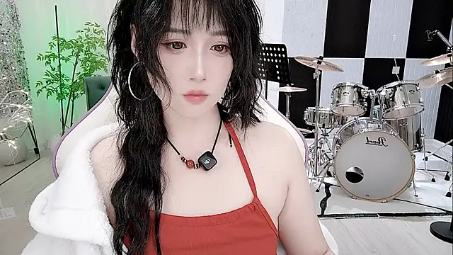 Snapshot of Vaness-a chatting on 09.24.25 Vaness-a online show from 09.24.25