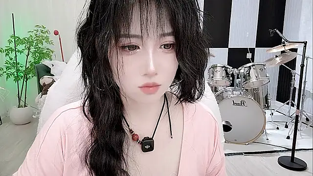 Snapshot of Vaness-a chatting on 10.02.25 Vaness-a online show from 10.02.25