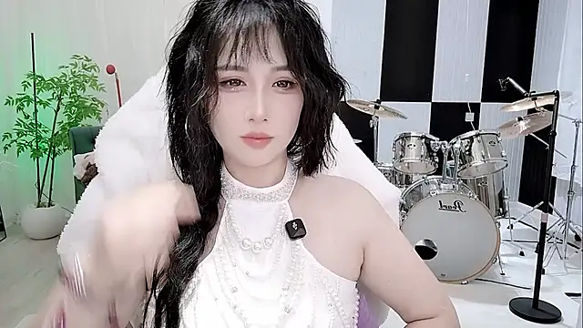 Snapshot of Vaness-a chatting on 10.05.25 Vaness-a online show from 10.05.25