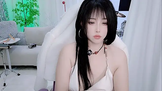 Snapshot of Vaness-a chatting on 11.28.25 Vaness-a online show from 11.28.25