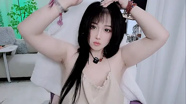 Snapshot of Vaness-a chatting on 12.15.25 Vaness-a online show from 12.15.25