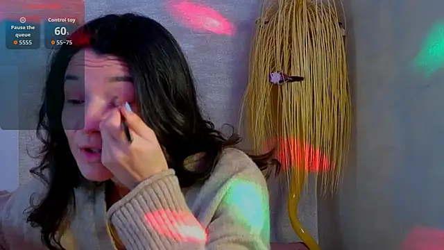 Snapshot of tayakayan chatting on 12.14.25 tayakayan online show from 12.14.25