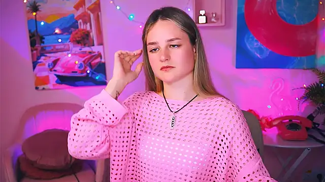 Snapshot of DeboraLarson chatting on 12.12.24 DeboraLarson online show from 12.12.24