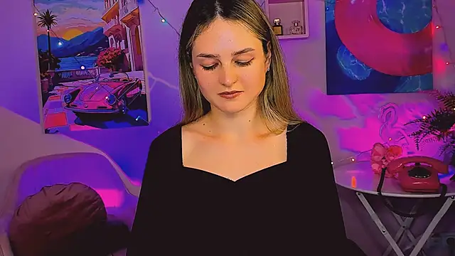 Snapshot of DeboraLarson chatting on 12.28.24 DeboraLarson online show from 12.28.24