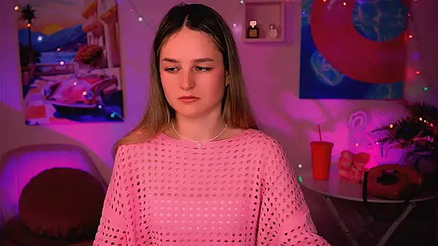 Snapshot of DeboraLarson chatting on 01.02.25 DeboraLarson online show from 01.02.25