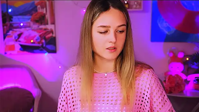 Snapshot of DeboraLarson chatting on 01.26.25 DeboraLarson online show from 01.26.25