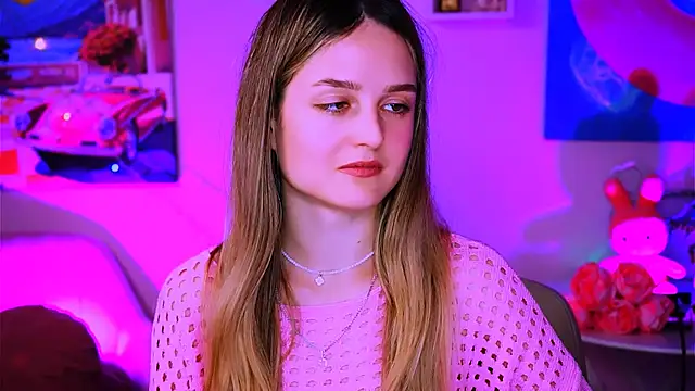 Snapshot of DeboraLarson chatting on 01.29.25 DeboraLarson online show from 01.29.25