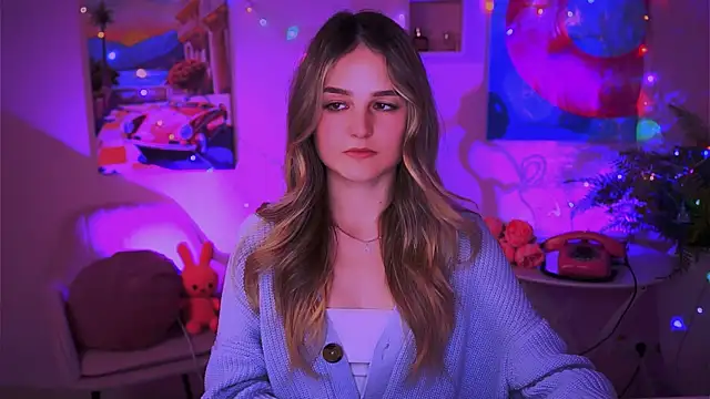 Snapshot of DeboraLarson chatting on 02.06.25 DeboraLarson online show from 02.06.25