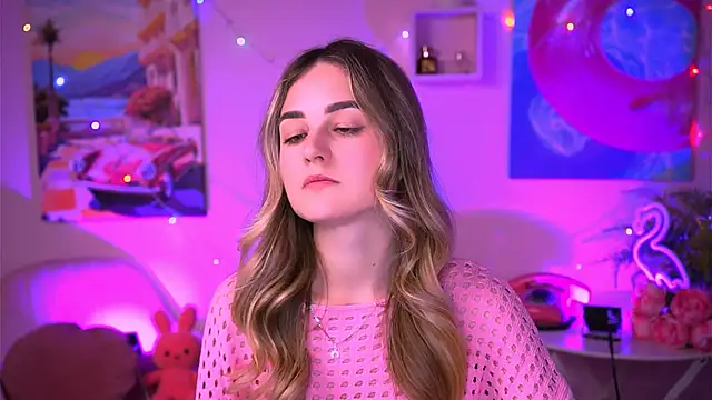 Snapshot of DeboraLarson chatting on 02.17.25 DeboraLarson online show from 02.17.25