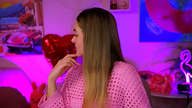 Snapshot of DeboraLarson chatting on 02.22.25 DeboraLarson online show from 02.22.25