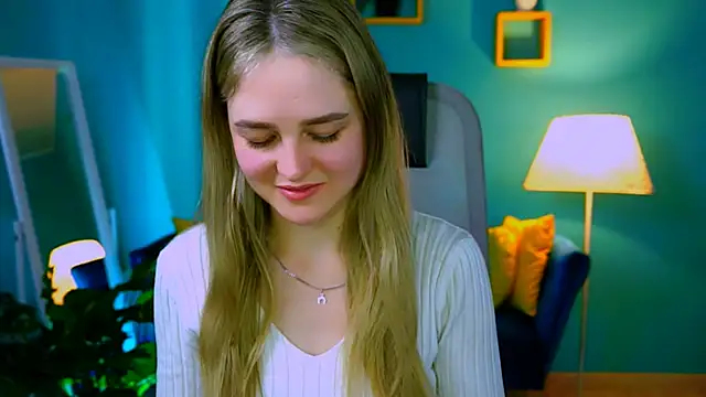 Snapshot of DeboraLarson chatting on 03.09.25 DeboraLarson online show from 03.09.25