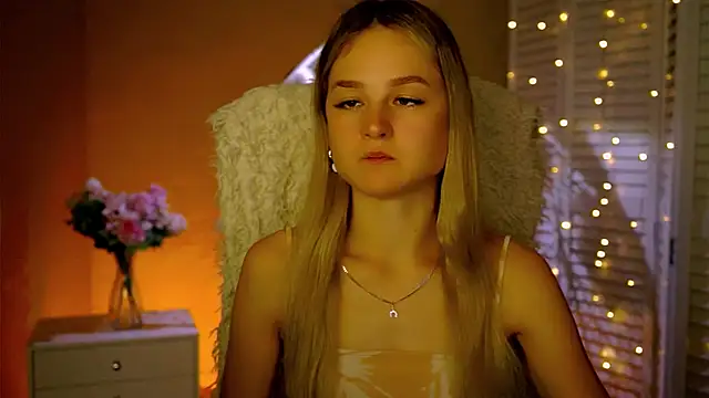 DeboraLarson online show from 11.25.25