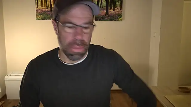 Snapshot of Harry_Boldt chatting on 10.23.25 Harry Boldt online show from 10.23.25