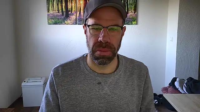 Snapshot of Harry_Boldt chatting on 11.06.25 Harry Boldt online show from 11.06.25