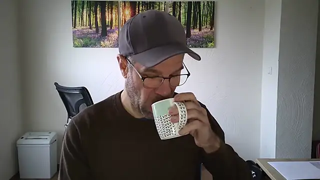 Snapshot of Harry_Boldt chatting on 11.11.25 Harry Boldt online show from 11.11.25