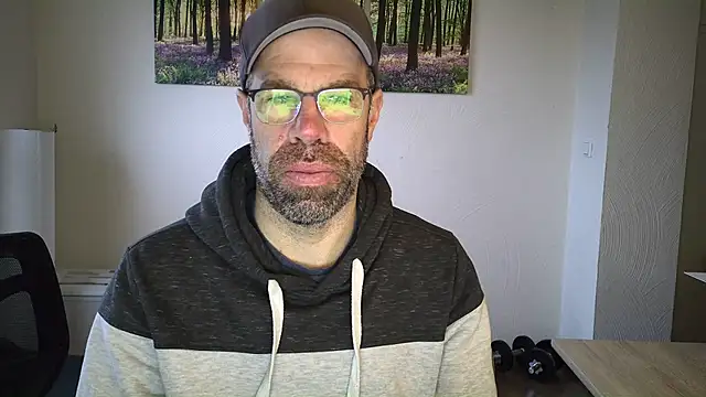 Snapshot of Harry_Boldt chatting on 11.18.25 Harry Boldt online show from 11.18.25