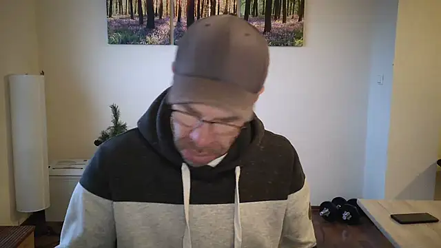 Snapshot of Harry_Boldt chatting on 11.25.25 Harry Boldt online show from 11.25.25