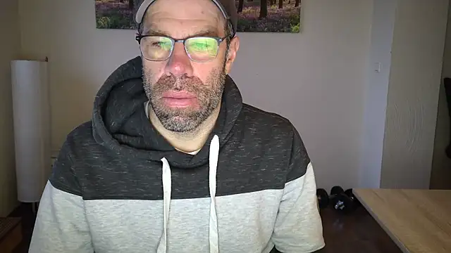 Snapshot of Harry_Boldt chatting on 11.28.25 Harry Boldt online show from 11.28.25