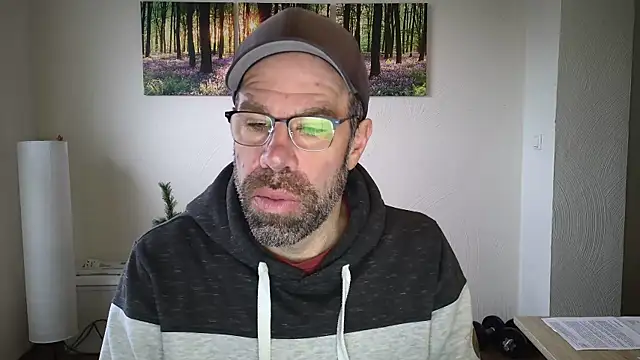 Snapshot of Harry_Boldt chatting on 12.03.25 Harry Boldt online show from 12.03.25