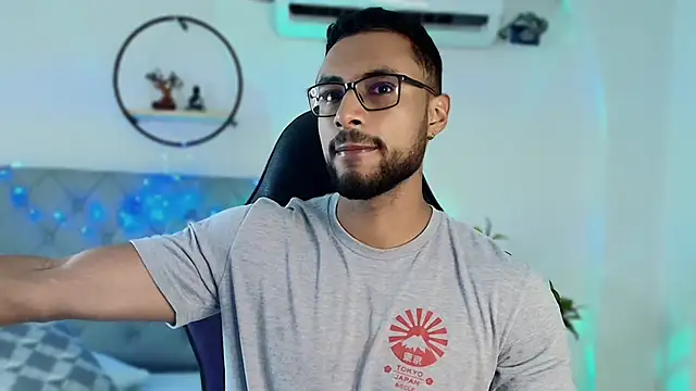 LiamGarcia1 online show from 12.26.24