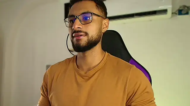 LiamGarcia1 online show from 01.13.25