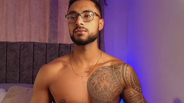 LiamGarcia1 online show from 02.12.25