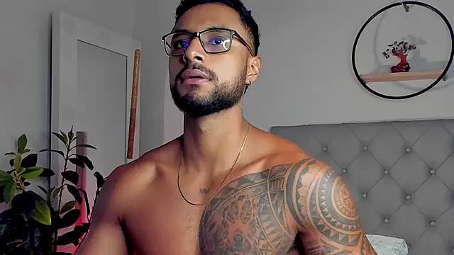 LiamGarcia1 online show from 02.13.25