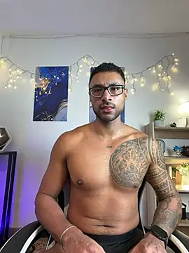 Snapshot of LiamGarcia1 chatting on 07.10.26 LiamGarcia1 online show from 07.10.26
